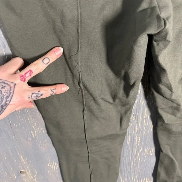 Legging Style pants - Picture 9 of 10